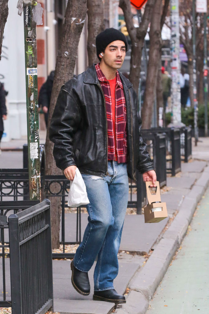 NEW YORK, NY – DECEMBER 08: Joe Jonas is seen on December 08, 2023 in New York City.  (Photo by Ignat/Bauer-Griffin/GC Images)