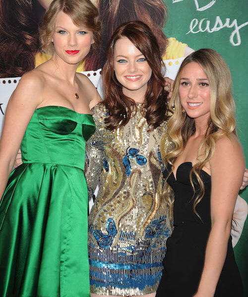 Ashley Avignone, Taylor Swift, Emma Stone at Easy A premiere