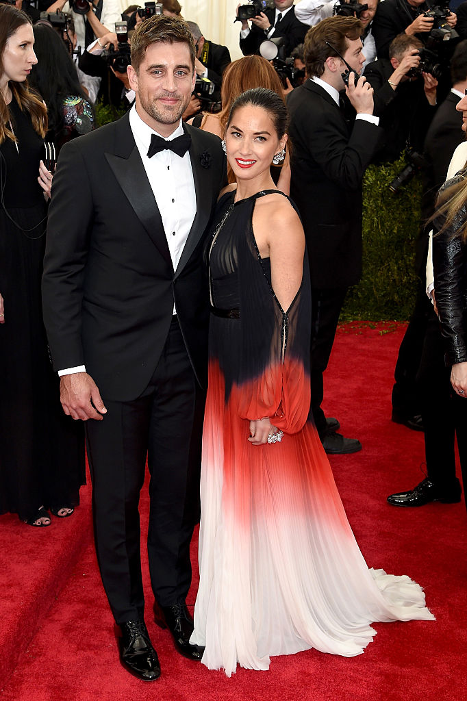 Aaron Rodgers (L) and Olivia Munn 