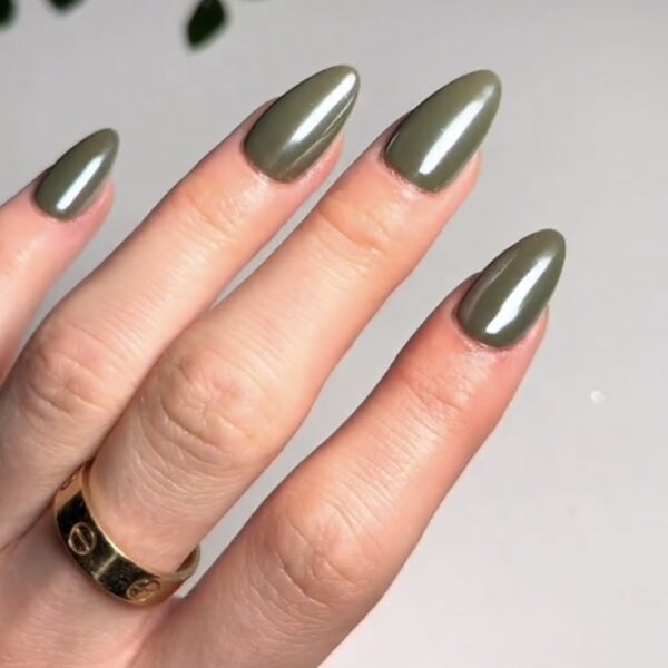 Khaki Chrome Nails - Fall Nail Trends