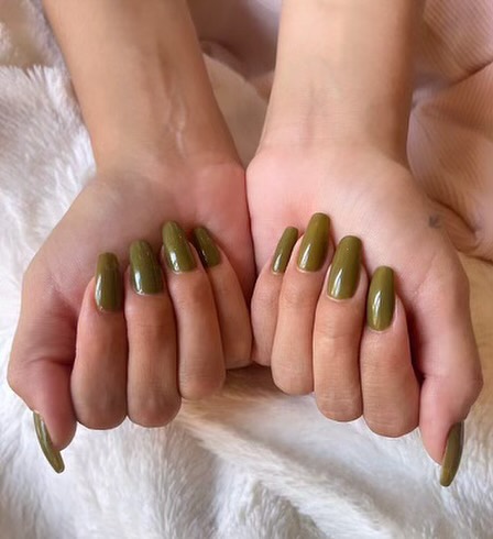 dirty martini nails - fall nail trends