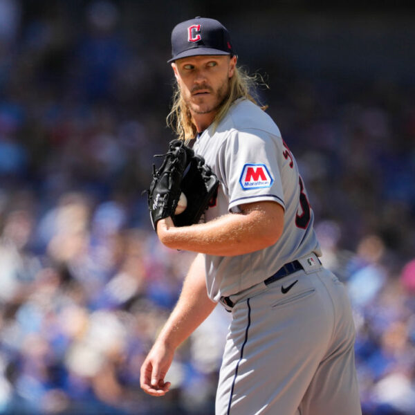 Noah Syndergaard dated Alex Cooper