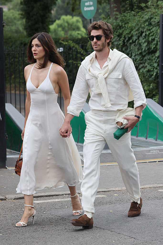 Monica Barbaro and Andrew Garfield 